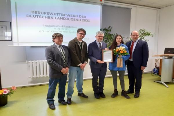 Tierwirtin Merle Bornstein gewinnt Landesausscheid - Seelow (Abt. 4)